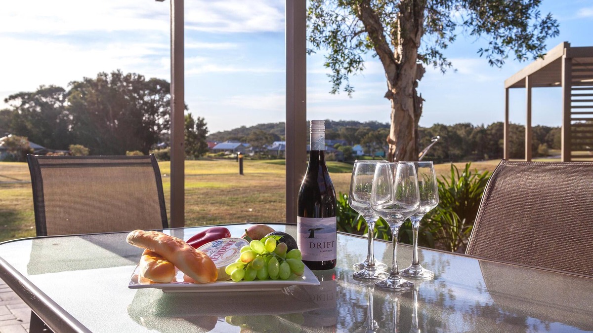Salamander Bay Condo | Condo with Exquisite View over Golf Course - FREE Wifi - Netflix - Golf - Nelson Bay - Beaches - Boating and Fishing