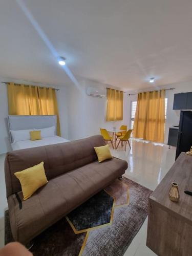 Residencial Alameda Oeste Apartment | Condominio Santo Domingo