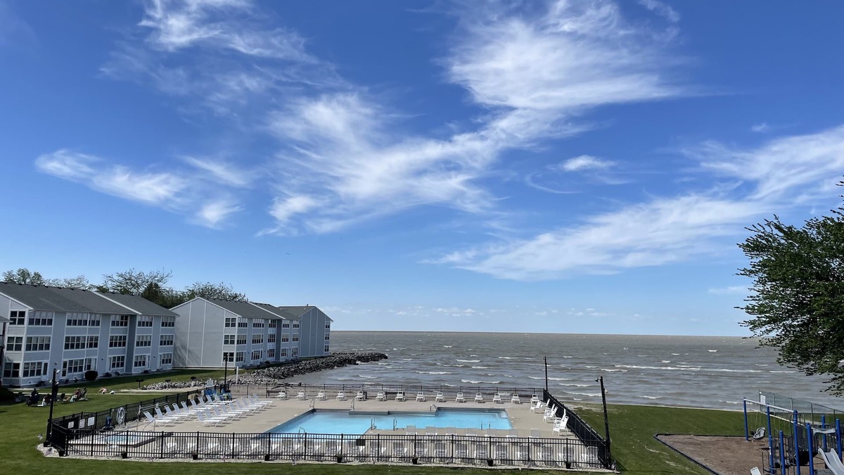 Port Clinton Condo | Condos Located on LAKE ERIE with beach, pool & in Port Clinton. Near Jet Express