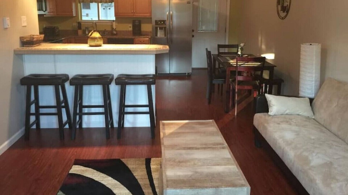 Confluence Apartment | Confluence Rent 4 · Riverfront townhouse4,Fish, Hike, Bike! Summer Get away!