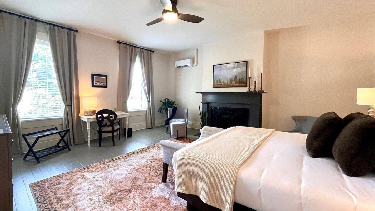 Chillicothe Bed & Breakfast | Confluence Room at The Willis-James