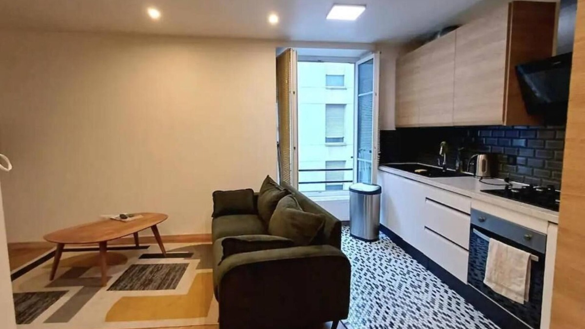 Quartier de la Goutte-d'Or Apartment | Confort & Calme à Paris - 2 Bedrooms, Idéal Famille ou Pro, Metro à 2 min
