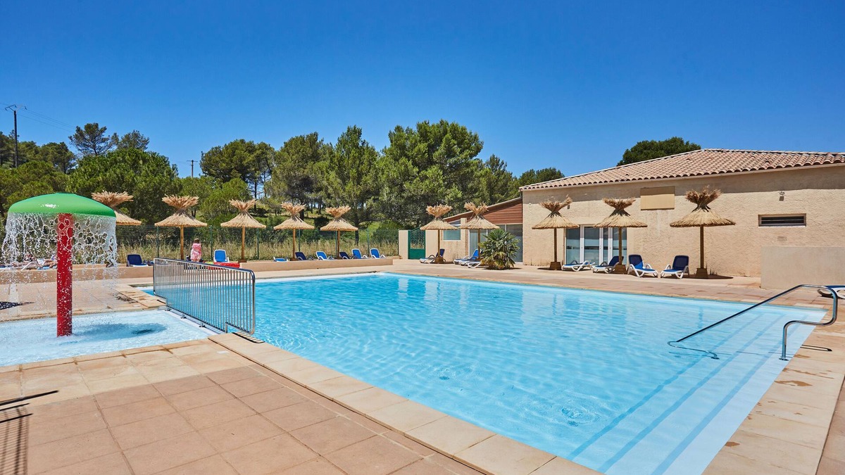 Carnoux-en-Provence Ski Chalet | Confortable | Accès Piscine Extérieure