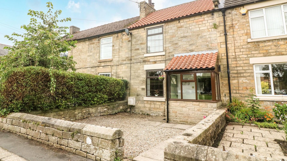 Staindrop Cottage | CONISTON HOUSE, pet friendly, with open fire in Staindrop