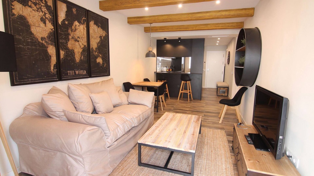 Old Town Ski Chalet | CONSEJERO Indias free parking by Cadiz4Rentals