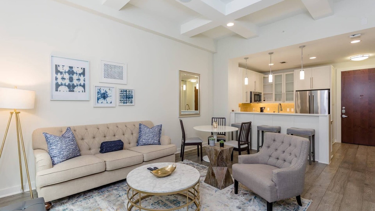 Downtown Houston Apartment | Constellations | Elegant 1 BR in Downtown Houston