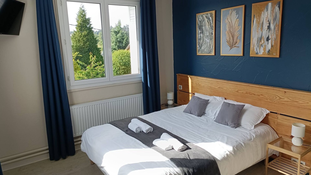 Saint-Agreve Hotel | CONTACT HOTEL LE BOIS SAUVAGE