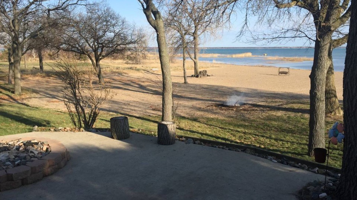 Pigeon Cottage | Contactless Check In - Sand Point Private Lake/Beachfront Cottage