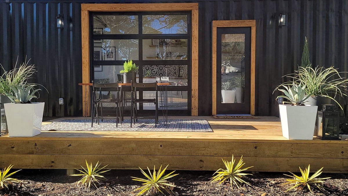 Elysian Fields House | Contain your life in a luxury Shipping Container
