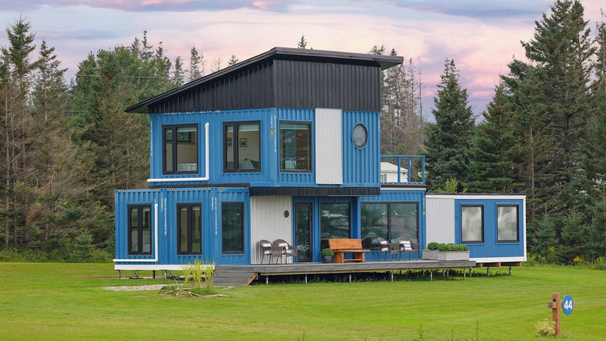 Oyster Bed House | Container by the Sea