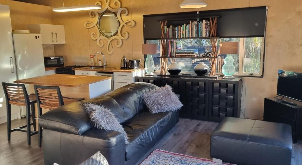 Mangere Bridge Apartment | Container Cottage Auckland Airport