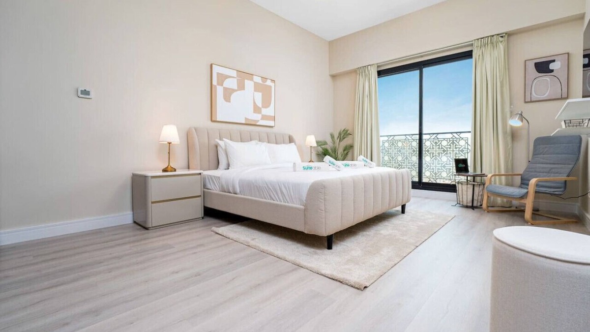 Jadaf Apartment | Contemporary 1 Bedroom Apartment in Al Jaddaf
