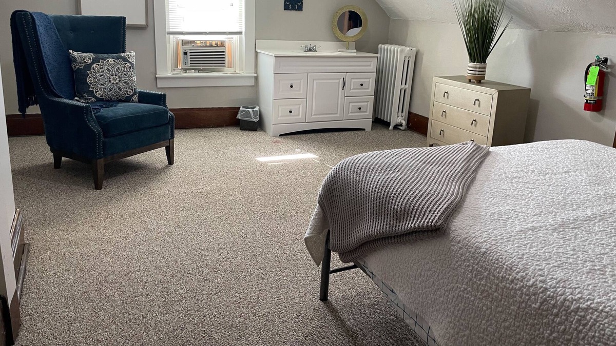 Bedford Apartment | Contemporary 2 bedroom loft in Downtown Bedford
