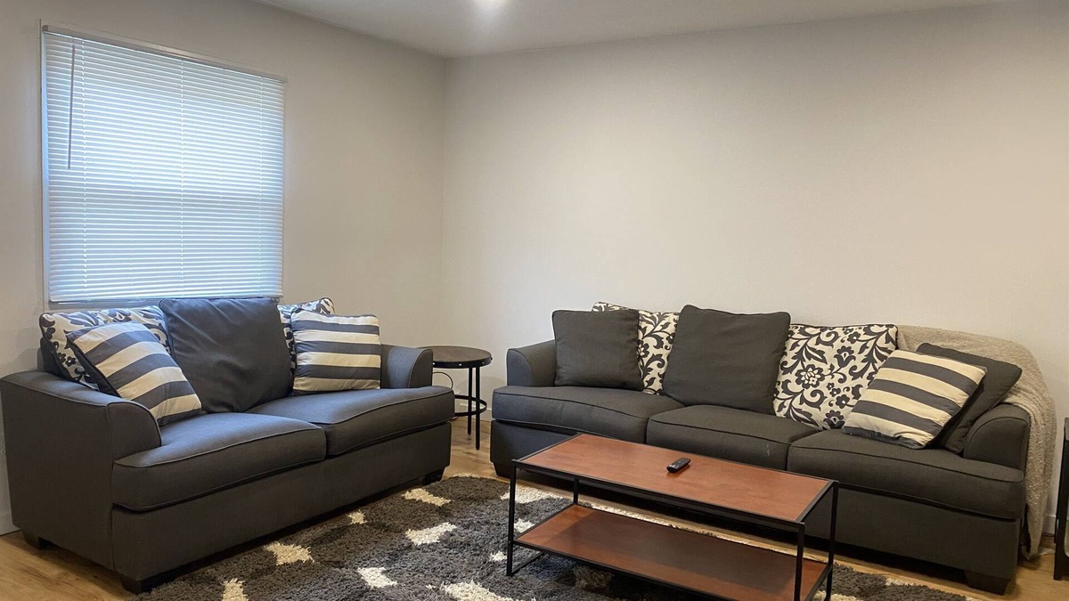 Normal House | Contemporary 2bd 1.5ba Townhouse