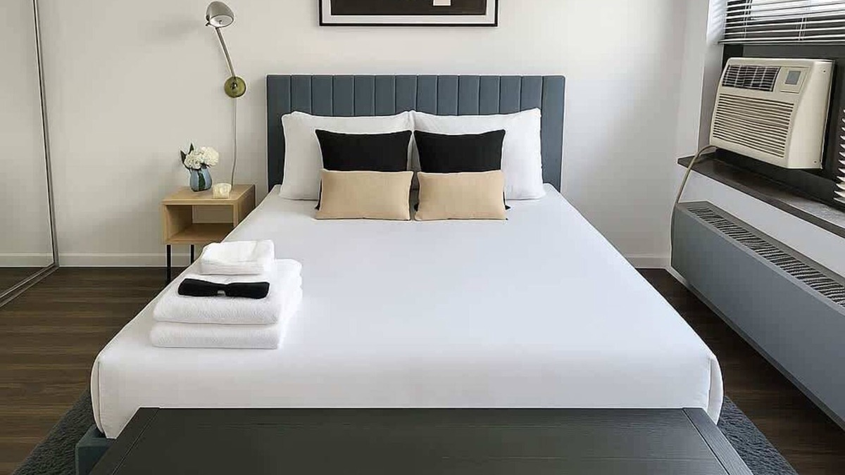 East Hyde Park Apartment | Contemporary 2BR Apartment in Vibrant Hyde Park