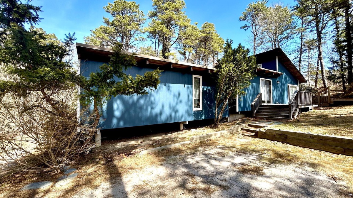 Wellfleet House | Contemporary 3 bdrm house, walk to village, close to ocean and ponds