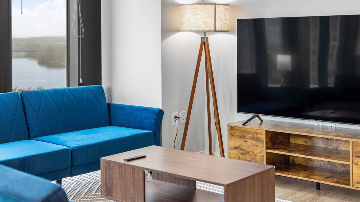 Assembly Square Apartment | Contemporary 3BR/2.5BA Unit in Assembly Square