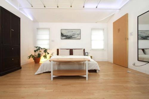 Broadmoor House | Contemporary 3Br 2Ba with Full Nursery