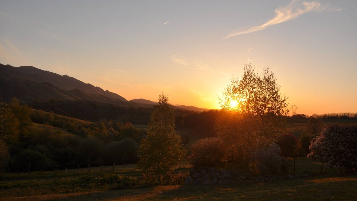 Buzy Villa | Contemporary architecture by Lourdes, view of the Pyrenees, garden, spa, hammam