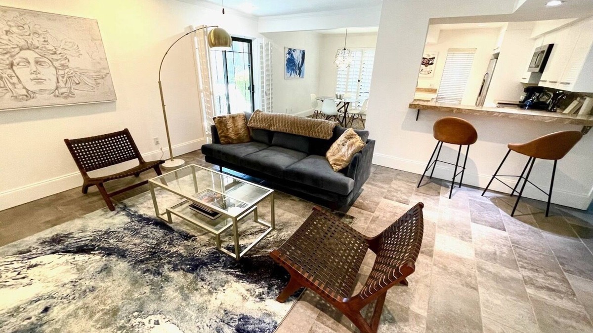 Cloisters Condo | Contemporary Biltmore Fashion Park Condo