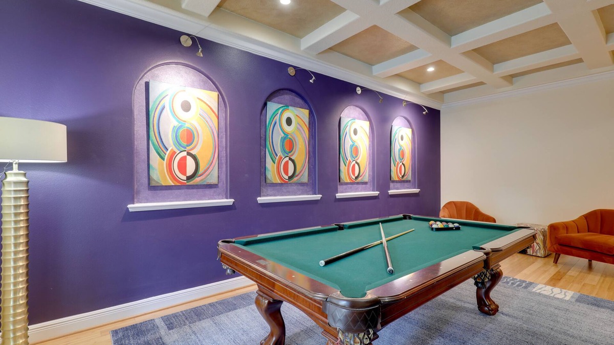 Brandon House | Contemporary Brandon Home w/Pool & Game Room