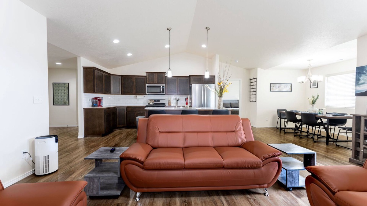 Spokane House | Contemporary Business Luxury, Professional travelers, Accessible, Fast Wi-Fi