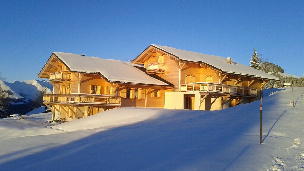 Les Mosses Ski Chalet | Contemporary chalet, panoramic view