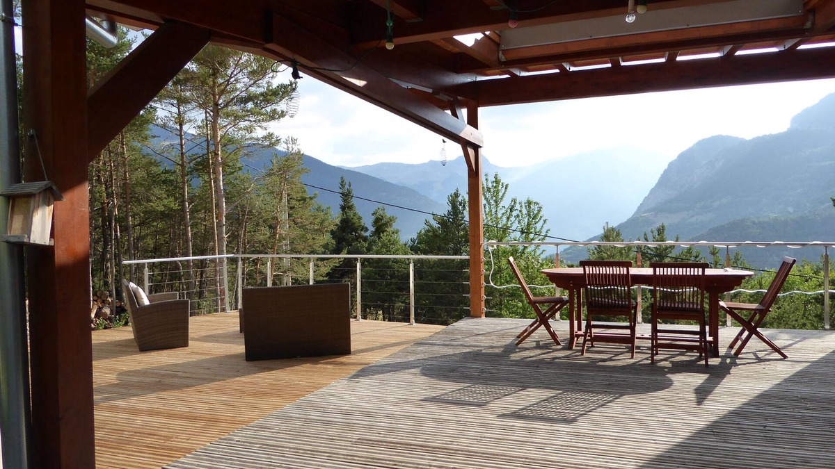 Meolans-Revel Villa | CONTEMPORARY CHALET IN UBAYE NEAR BARCELONNETTE AND PRALOUP