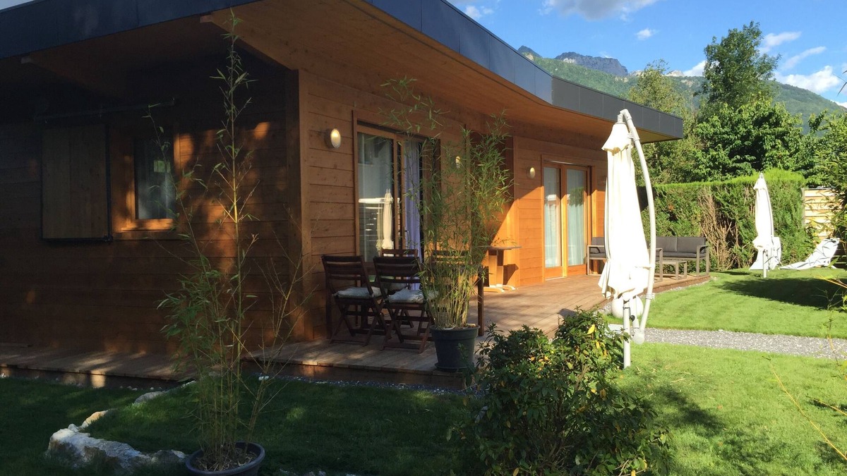 Chaparon Ski Chalet | Contemporary Chalet on Lake Annecy