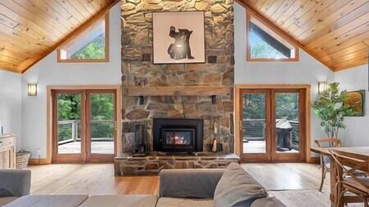Stowe Area Ski Chalet | Contemporary Chalet - Open floor plan - Location!