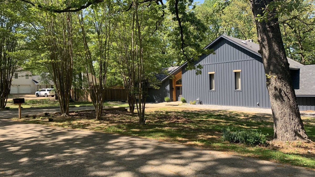 Belden House | Contemporary Charm near Elvis Presley’s Birthplace - Sleeps 12