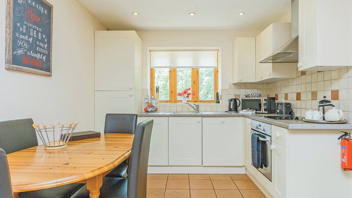 Cornwall Ski Chalet | Contemporary cottage style two storey lodge.