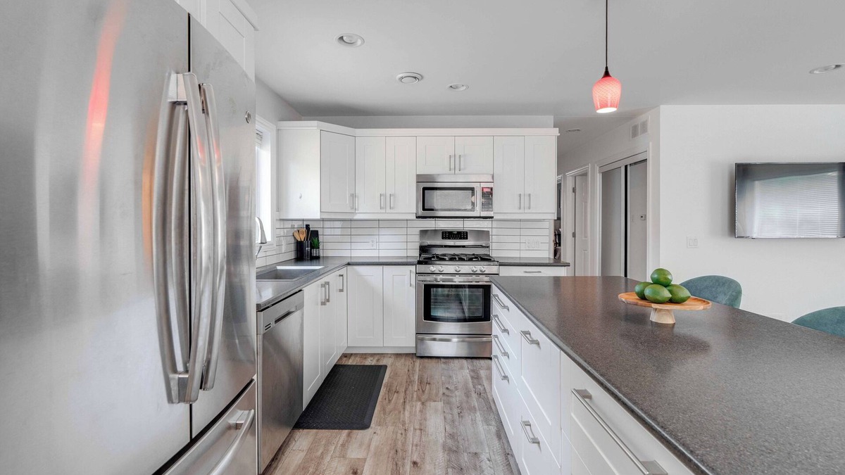 Byron Apartment | Contemporary & Comfy 2-Bedroom Unit; Byron Village