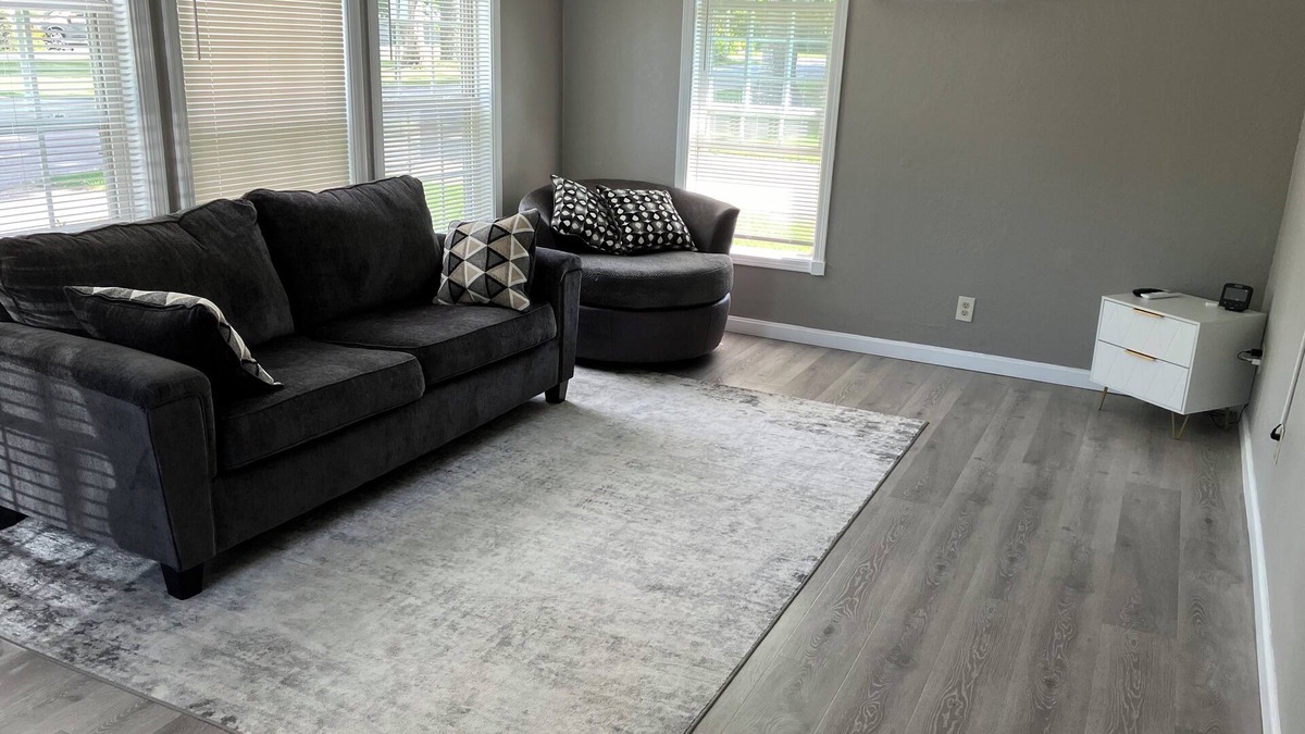 Conneaut Lakeshore Cottage | Contemporary Cottage Located Near Conneaut Lake