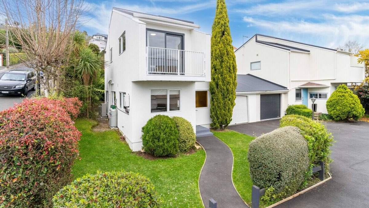 Dunedin House | Contemporary Duplex in Roslyn