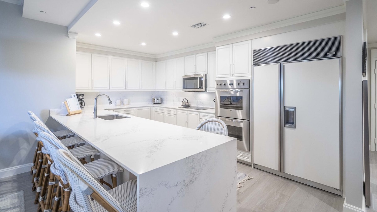 Seven Mile Beach Condo | Contemporary ground-floor beachside Residence located at The Ritz-Carlton