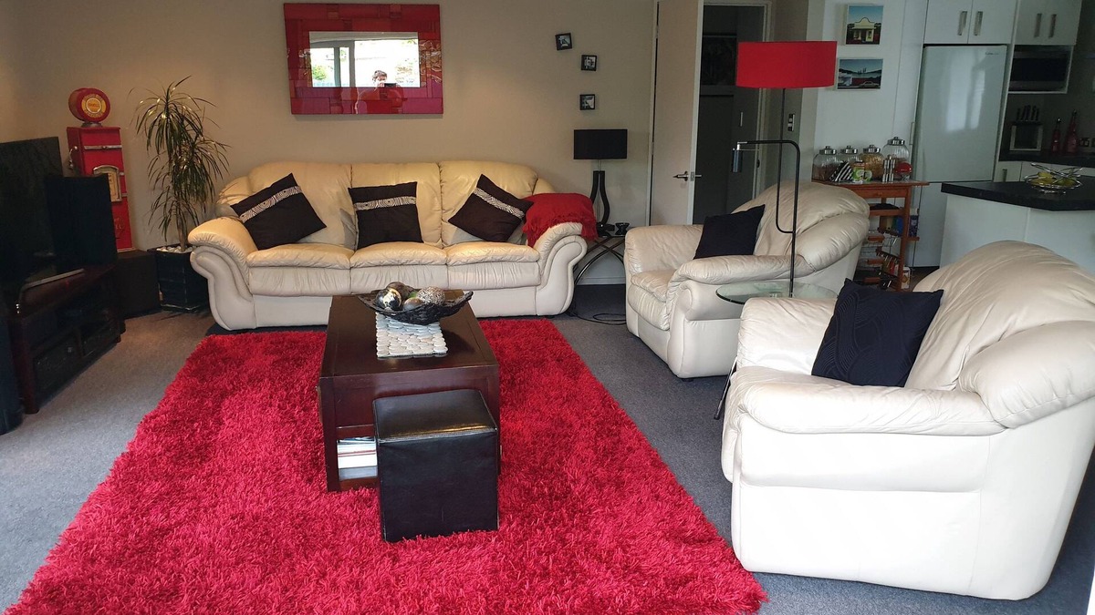 Spreydon House | Contemporary, Great location, Quiet. Sunny.