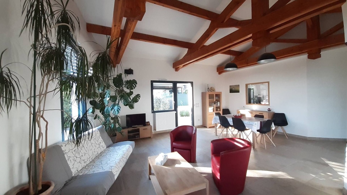 Mallemoisson Cottage | Contemporary house of 150 m² on Enclosed grounds with trees 7 beds + 4