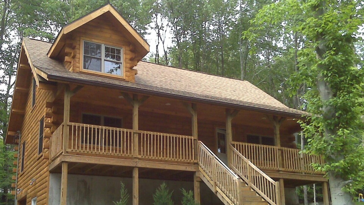 Wallenpaupauk Lake Estates Cabin | Contemporary Log Cabin : *2 Blocks* from Lake Wallenpaupack, Located in WLE