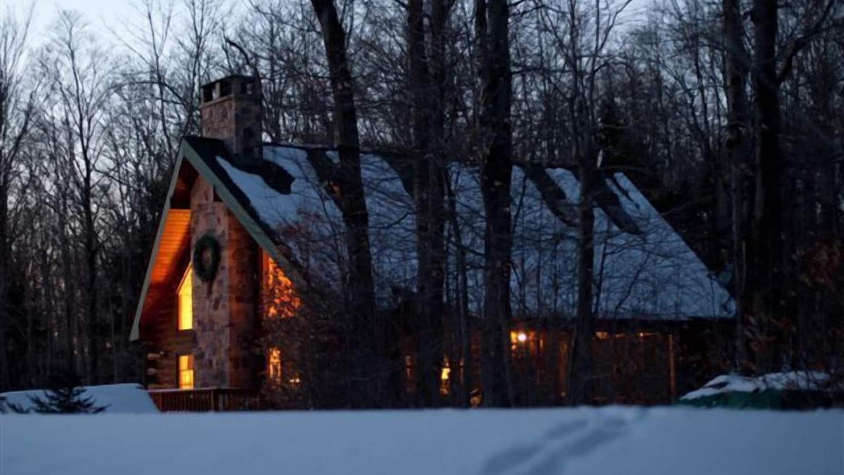 West Dover House | Contemporary Log Home