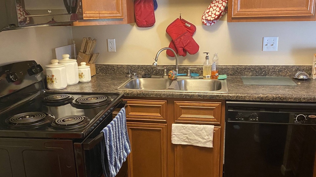St. Charles Apartment | Contemporary modern furnished studio apt.