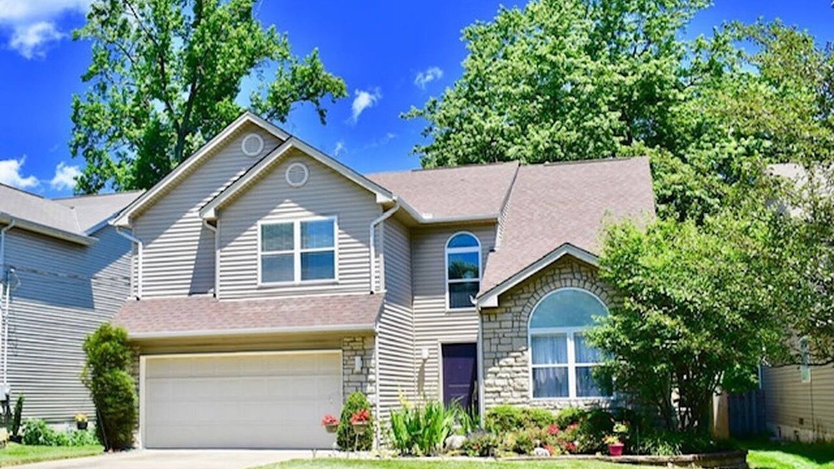 Roselawn Finance House | Contemporary Newly Updated 3 Bedroom Home