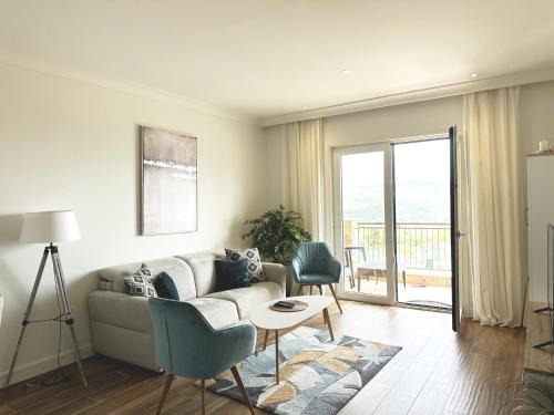 Radovici Apartment | Contemporary One Bedroom Apartment - Lustica Centrale