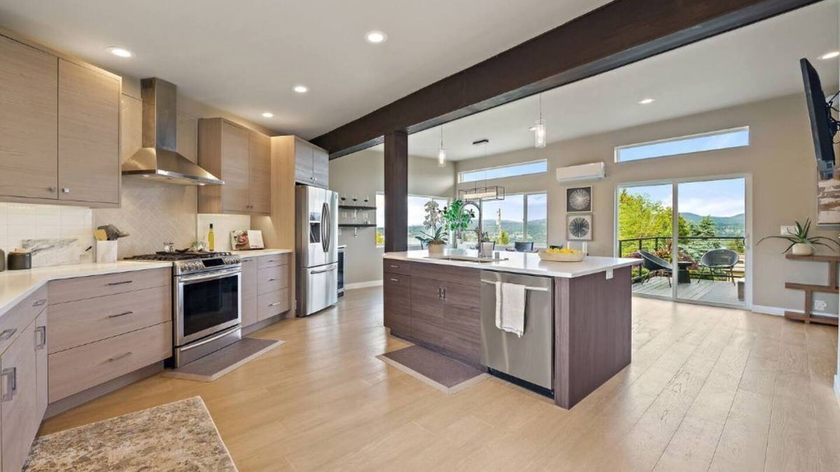 Bryn Mawr-Skyway House | Contemporary Seattle View Home