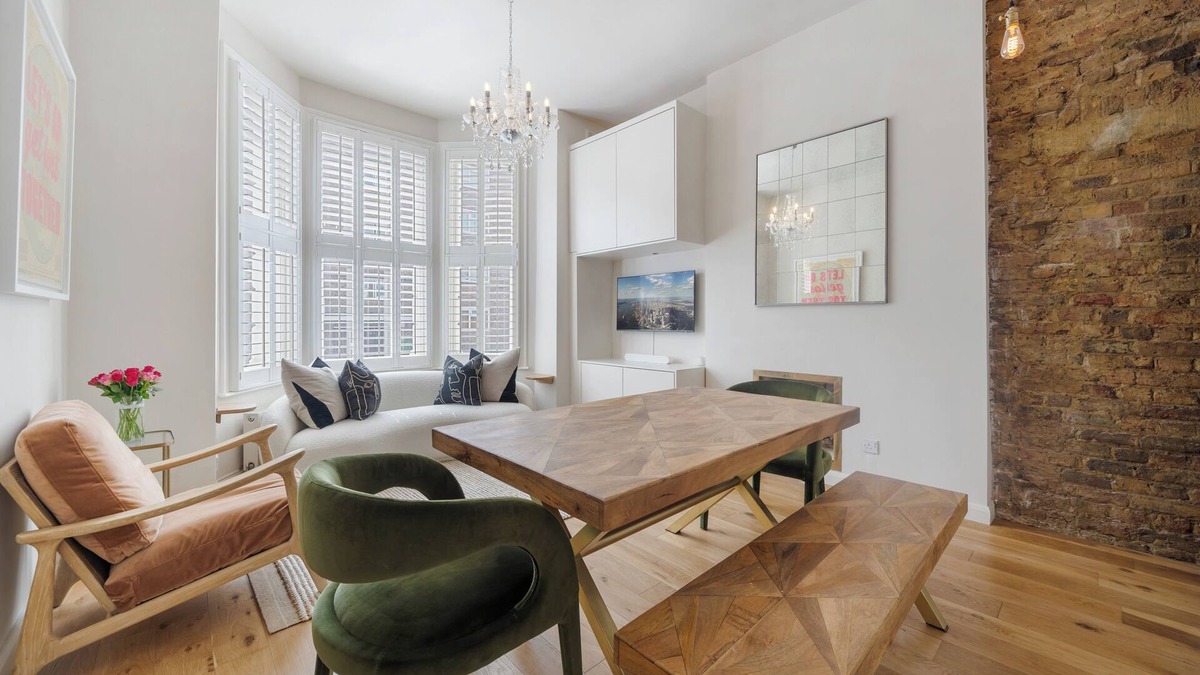 Addison Apartment | Contemporary Spacious Luxury West London Flat