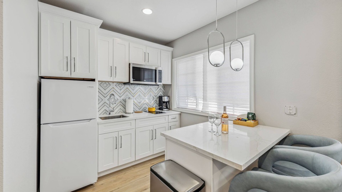 Bonita - 24th Apartment | Contemporary Studio Apartment near downtown San Jose