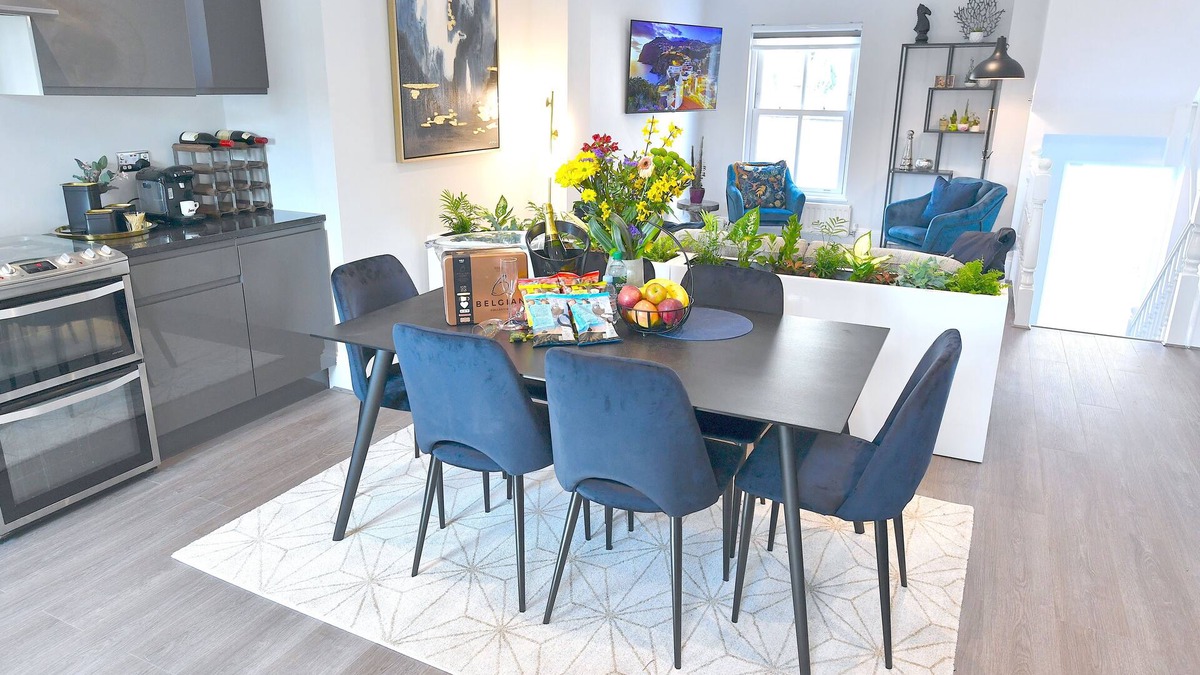 Bishop's House | Contemporary Townhouse close to the Southbank & City Centre
