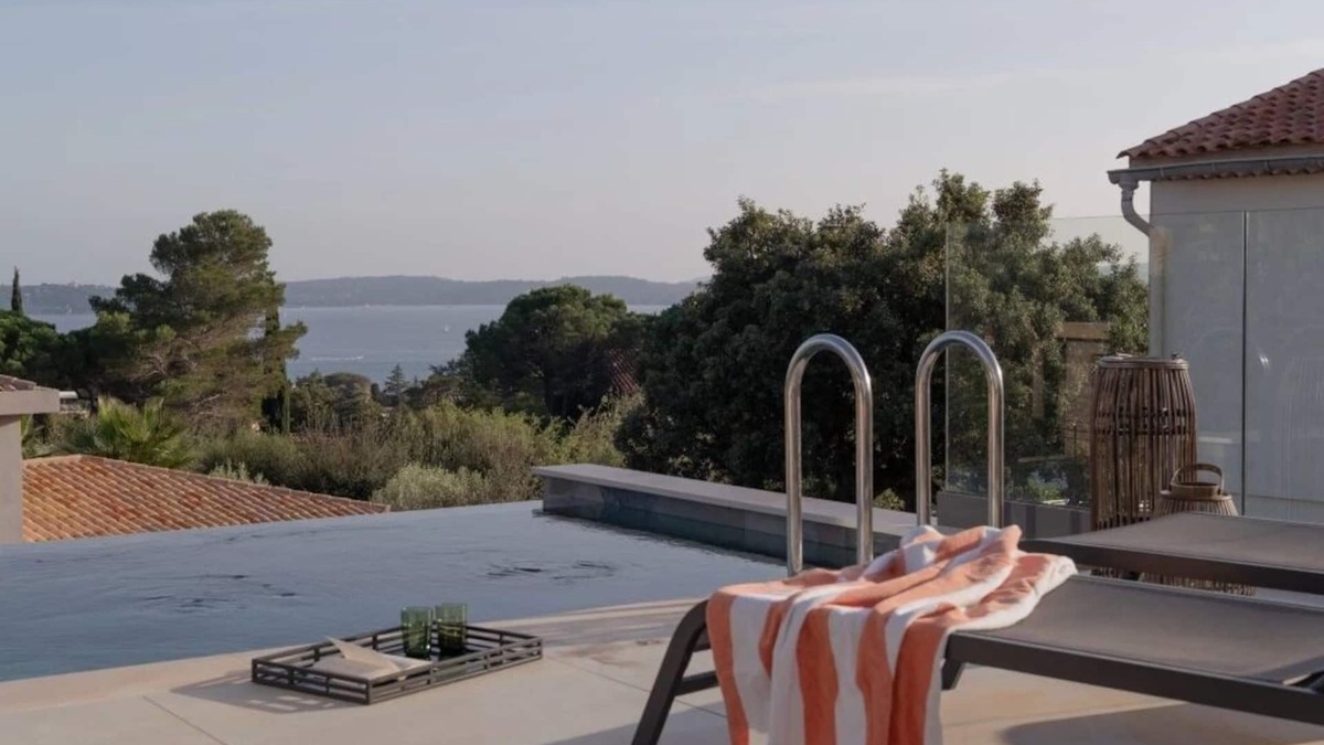 Sainte-Maxime Villa | Contemporary Villa with Sea View & Infinity Pool - Sainte-Maxime
