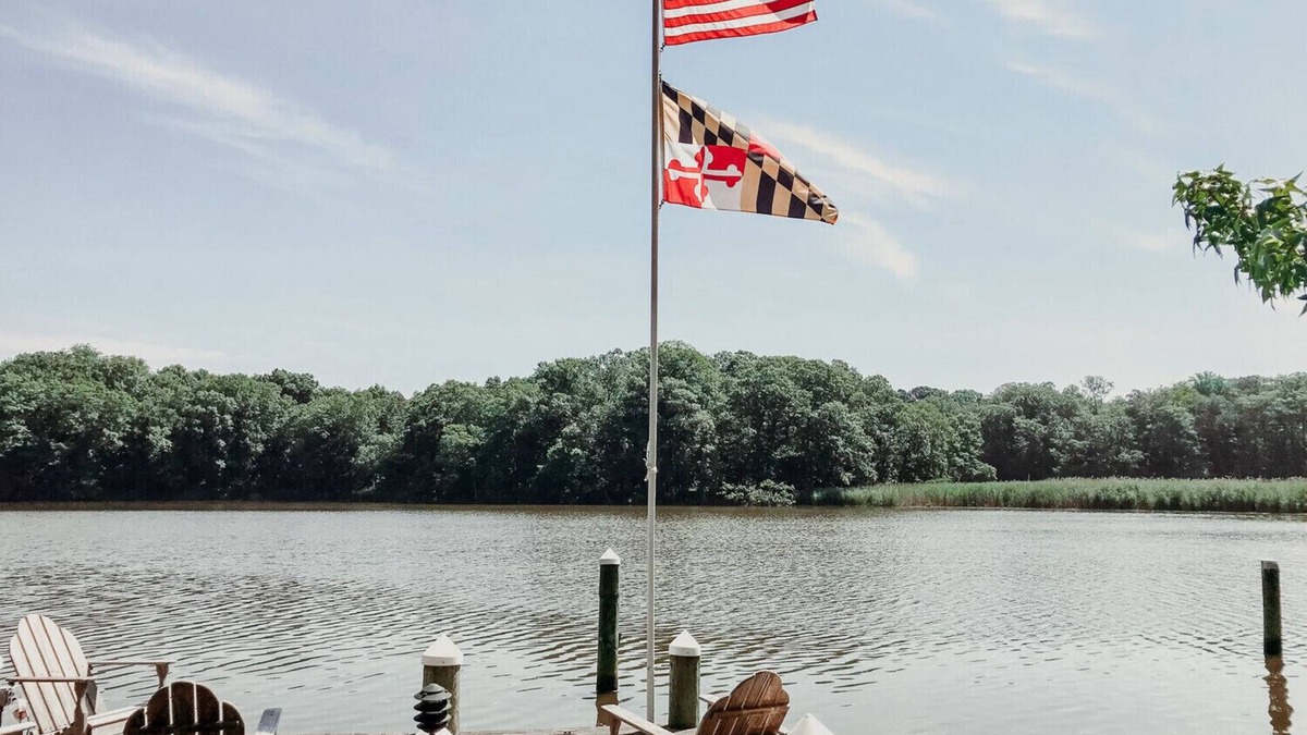 Chestertown House | Contemporary waterfront house with private dock & kayaks!