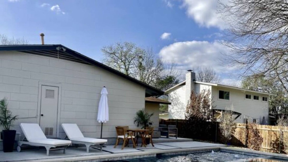 West Congress House | Contemporary WeCo Home with POOL & SPA!